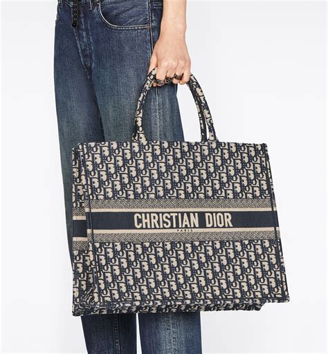 lady dior borsa dior book tote imitazione|Dior Book Tote bags.